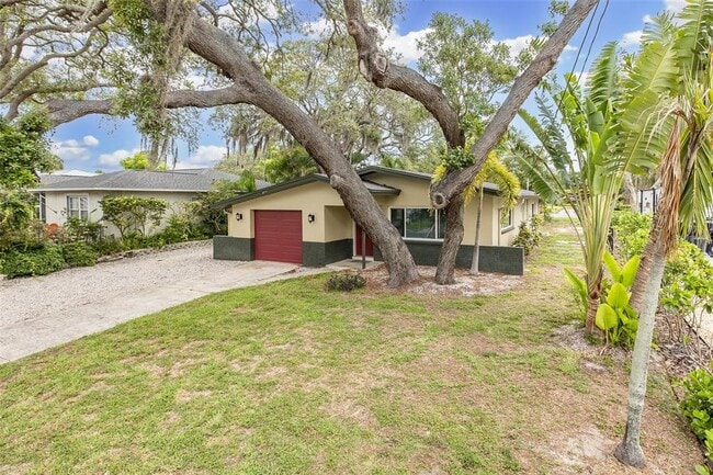 Foto del edificio - 211 Timberlane Dr