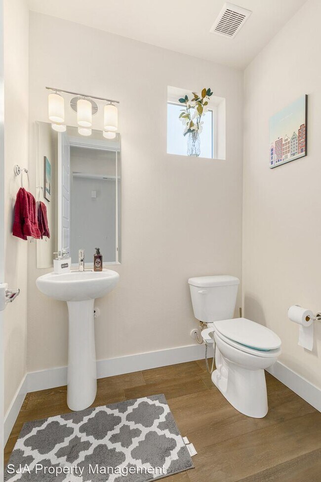 Foto del edificio - 5 br, 3.5 bath House - 13024 137th Dr. NE