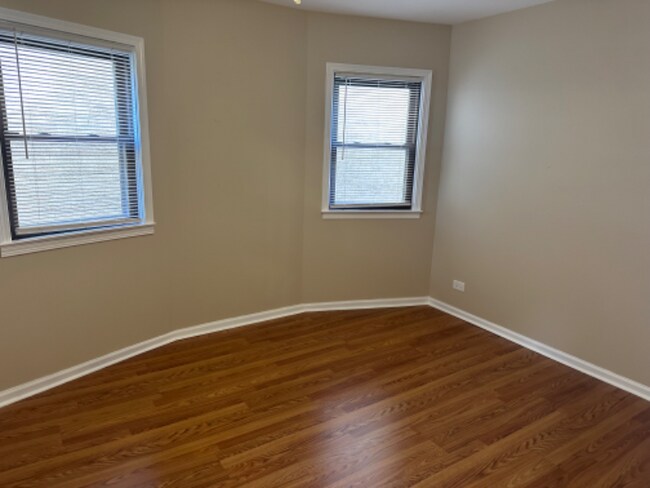 Foto del edificio - 6243 W Montrose Ave