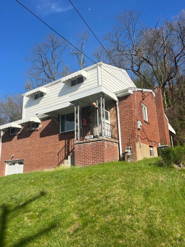 Building Photo - 2735 Bellingham Ave