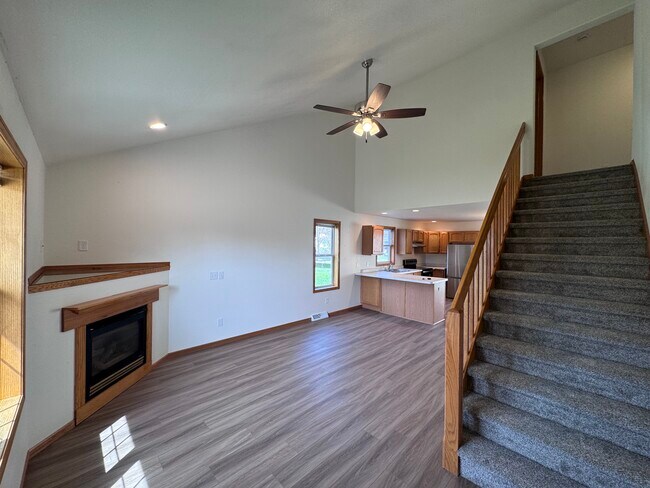 Foto del edificio - 627 E Pine St