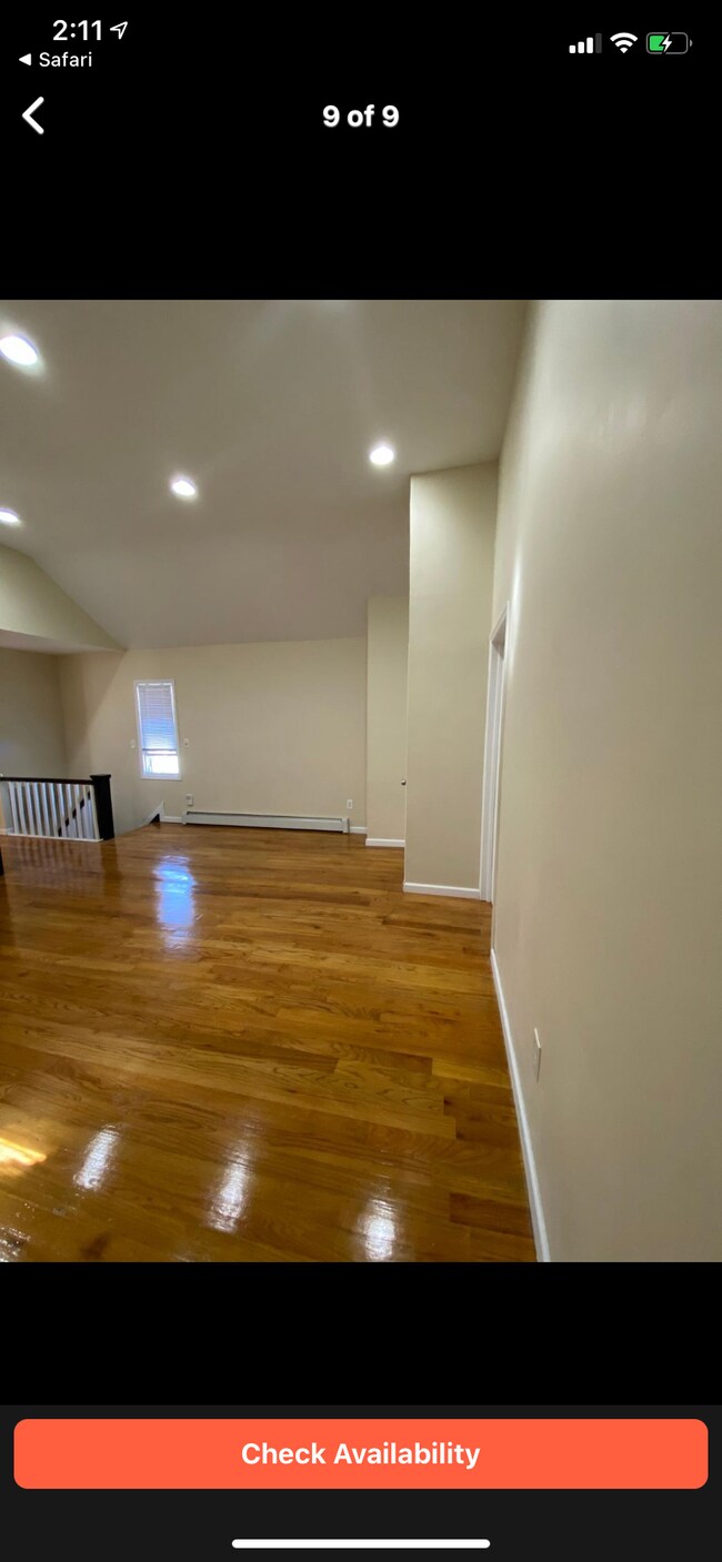 Living room/dining room open concept - 11529 170th St