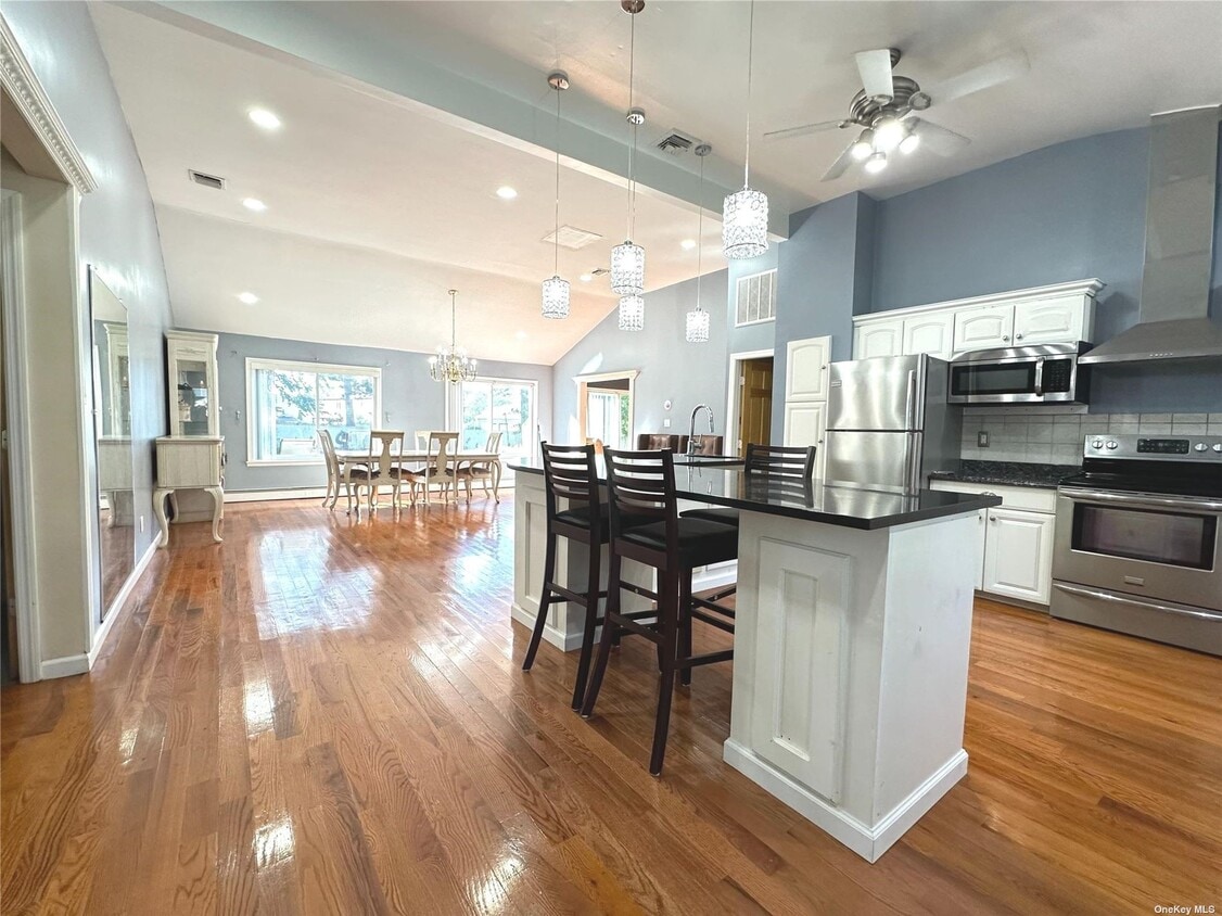 34 Forest Ln, Coram, NY 11727 House Rental in Coram, NY