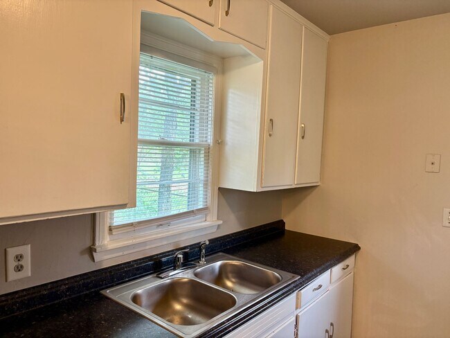 Building Photo - Two bedroom bungalow in The Village