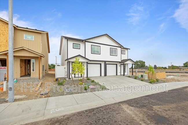 Building Photo - 4732 W Quinault Dr