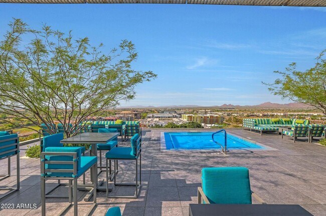 Foto del edificio - 7120 E Kierland Blvd