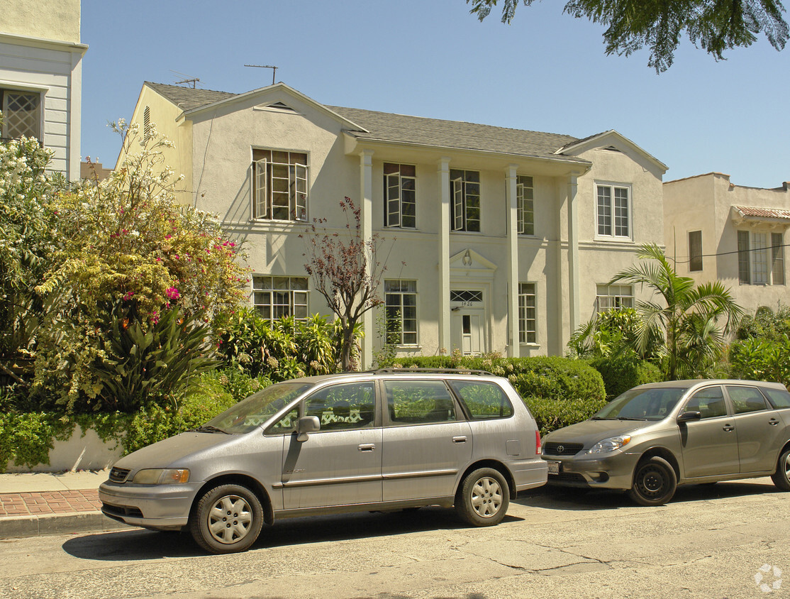 Building Photo - 1426 N Formosa Ave