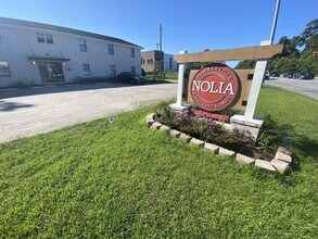 Building Photo - 403 E 3rd N St