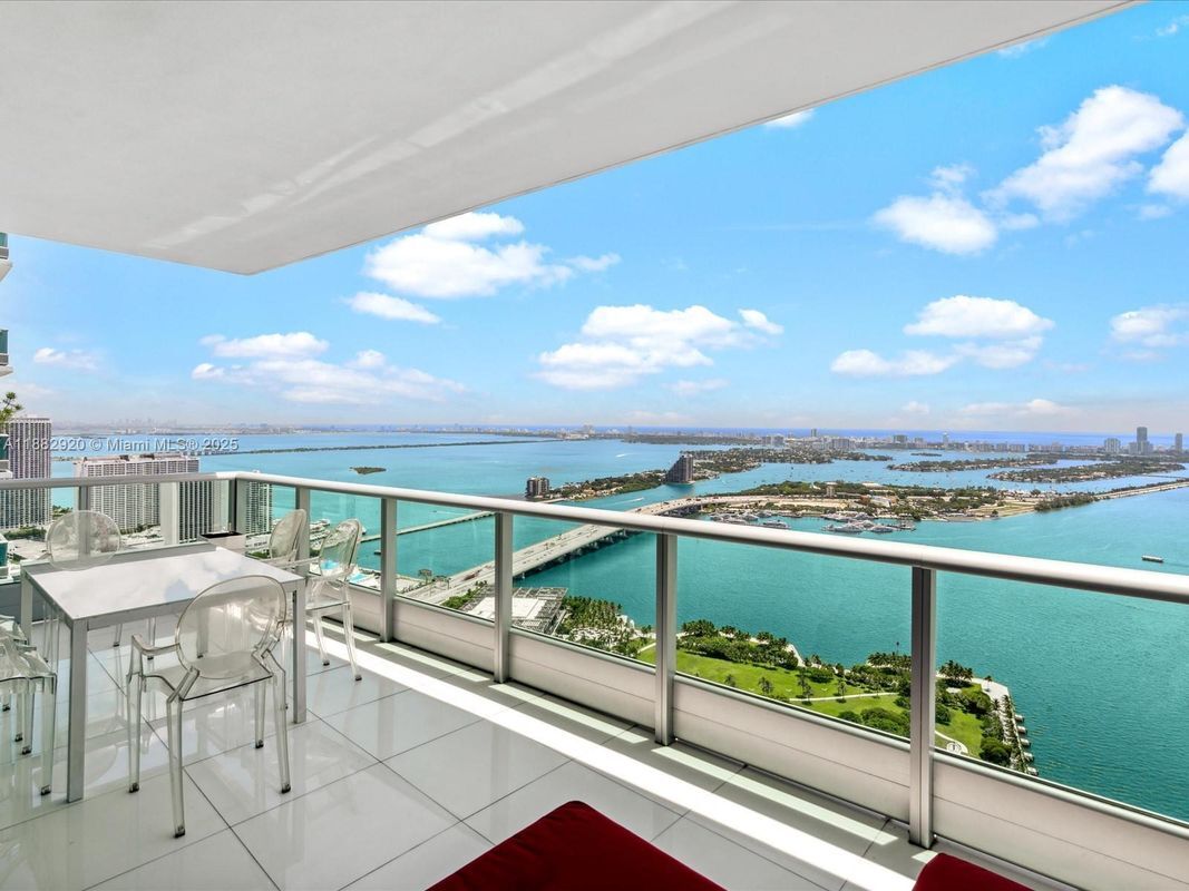 Foto del edificio - 900 Biscayne Blvd