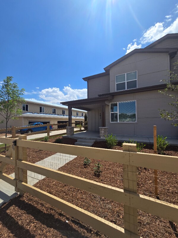 Foto principal - 4833 Autumn Leaf Dr