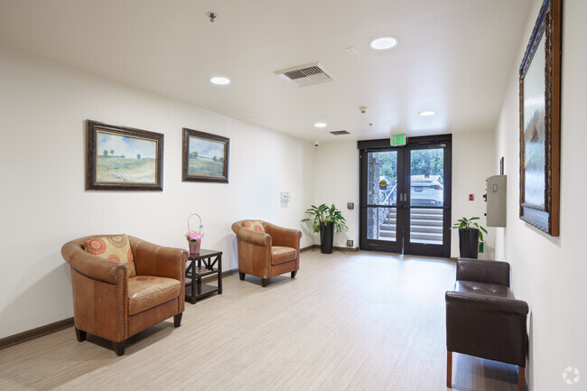 Lobby - Pine Grove Senior at Dublin Ranch