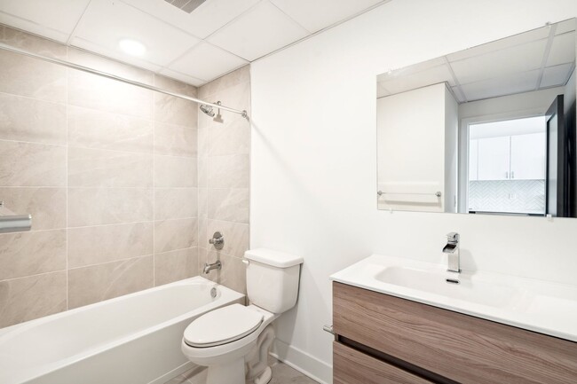 Interior Photo - 1701 Federal - Olo