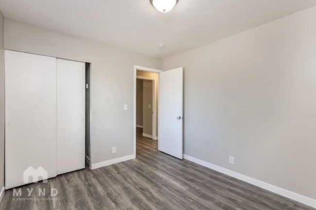Foto del edificio - 3130 Green Acre Dr