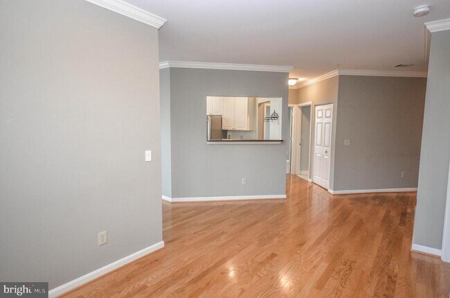 Foto del edificio - 4950 Brenman Park Dr