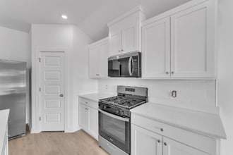 Building Photo - 4671 W Aurora St