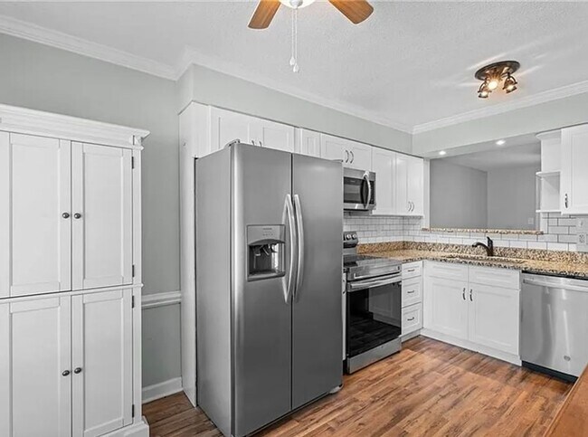 Foto del edificio - Renovated luxury townhome Greens Crossing,...