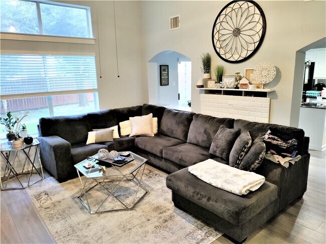 Building Photo - 1511 Merrell Cove