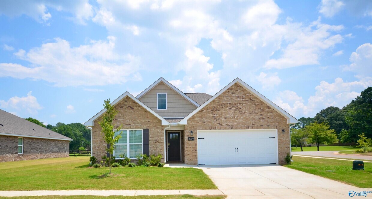 Foto principal - 3209 Chestnut Ct SE