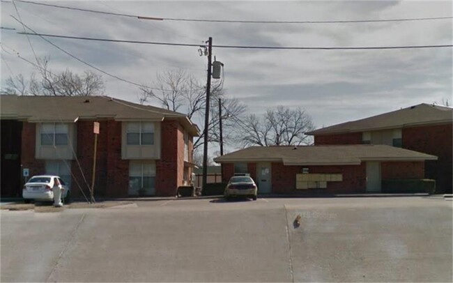 Building Photo - 409 S State Hwy 78