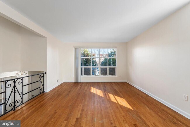 Foto del edificio - 4208 16th St NW