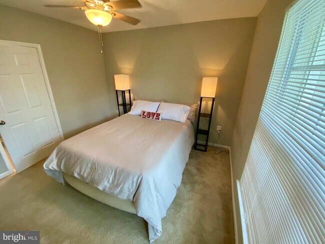 Foto del edificio - 2405 Avalon Bay Ln