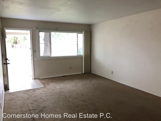 Building Photo - 3 br, 2 bath House - 1033 Walnut St