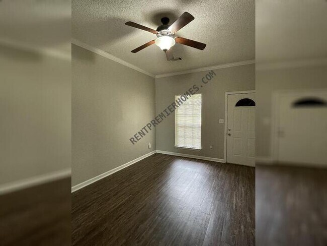 Building Photo - 1422 Overview Dr