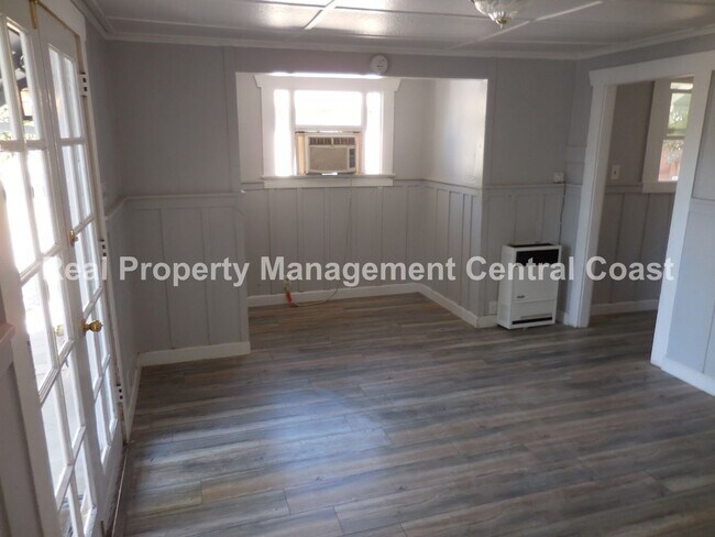 Foto del edificio - AVAILABLE FEBRUARY - 2 bedroom / 1 bath Pa...