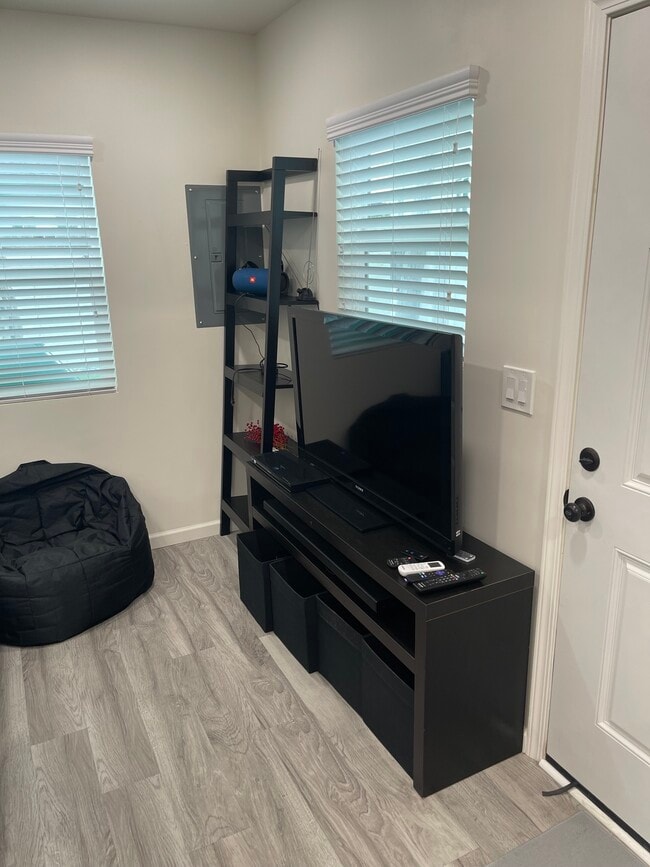 Living Room - 11221 Southwest Blvd