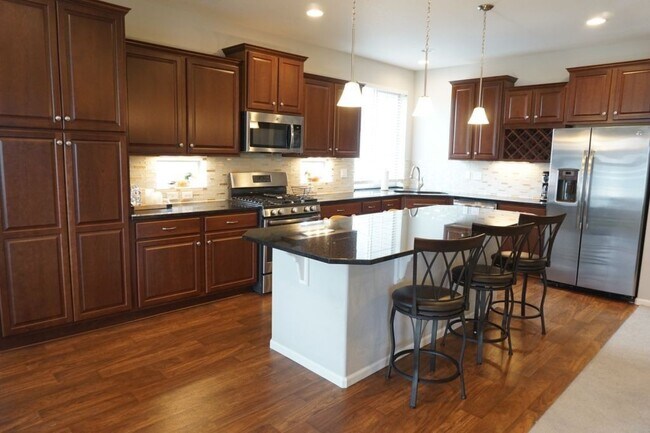 Photo - Single Family Home Main Floor Primary in F...