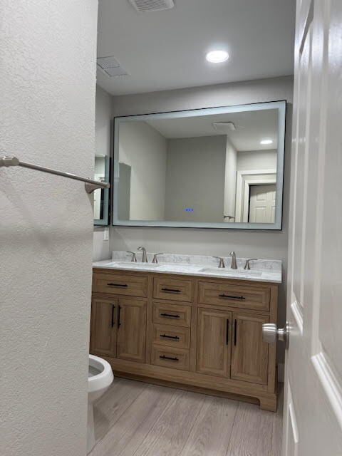 Building Photo - Beautifully remodeled/updated condo !