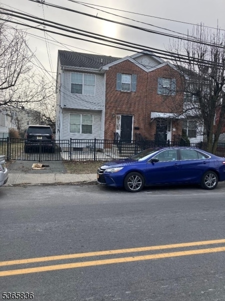 Primary Photo - 531 15th Ave