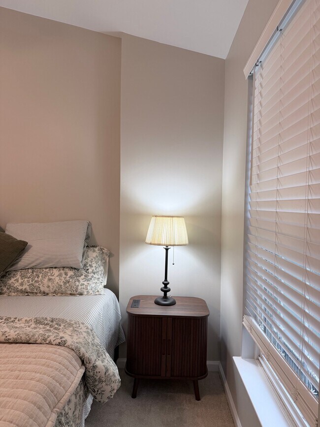Foto del edificio - 9061 Falcon Glen Ct