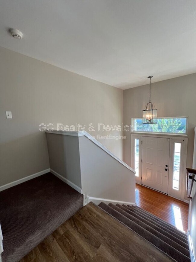 Foto del edificio - 2452 Emily Ln