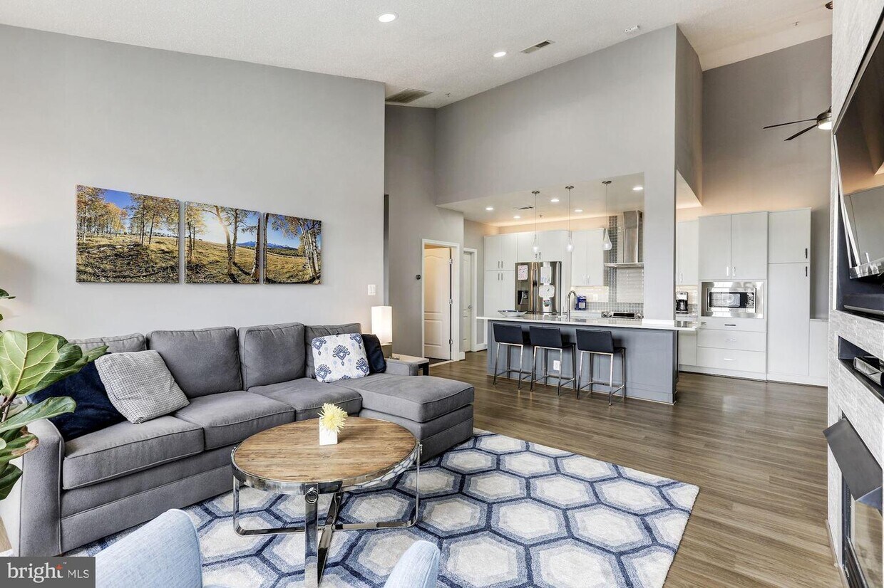 Foto principal - 12170 Abington Hall Pl