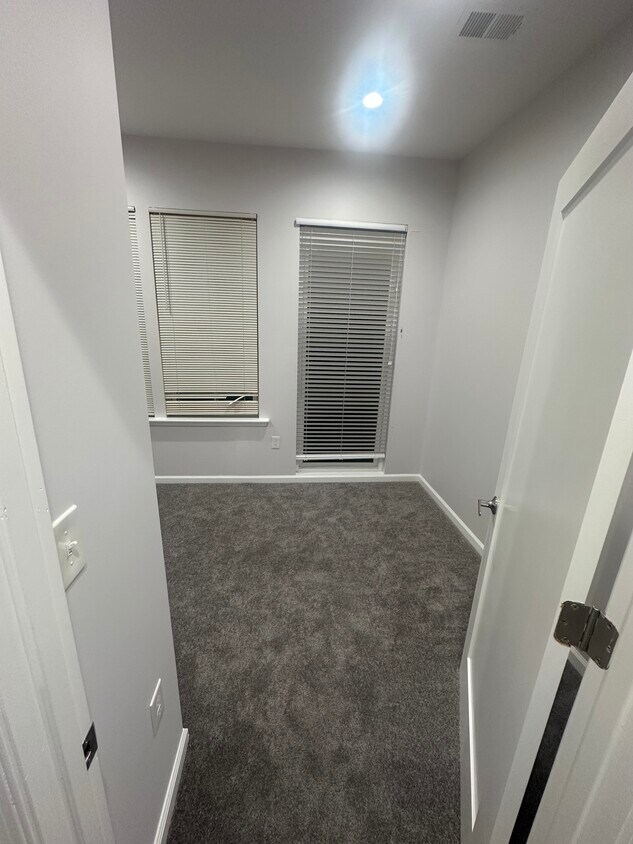 Foto del edificio - 2730 22nd St NE