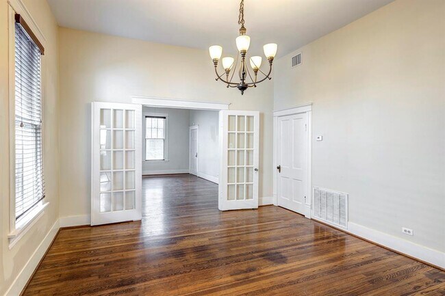 Fotografía del edificio - 306 Dennis St