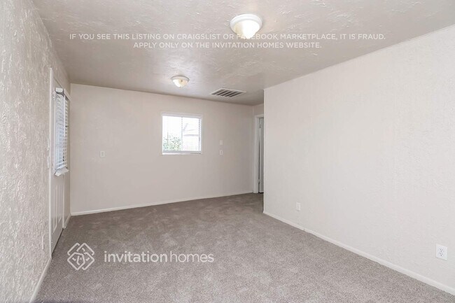 Foto del edificio - 9009 N 56th Ave