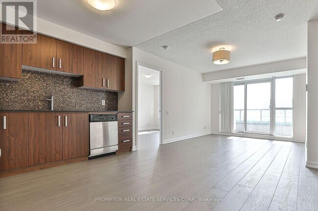 Building Photo - 17 Anndale Dr
