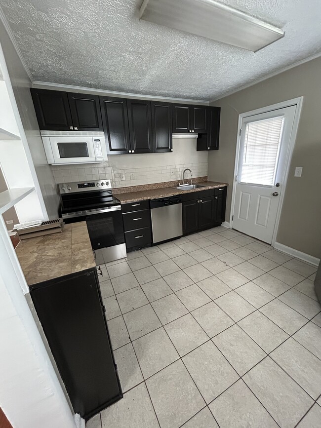 Photo - 202 Morgan St House