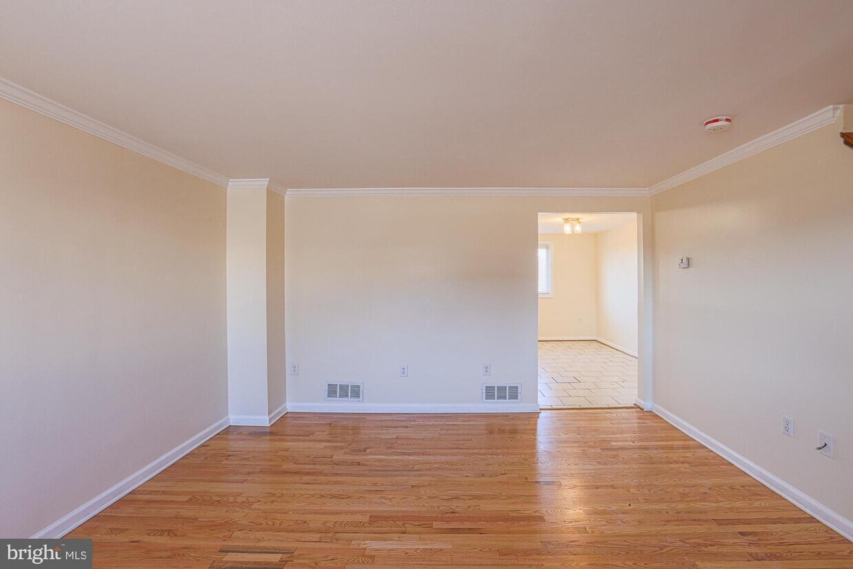 Foto principal - 5607 Moravia Rd