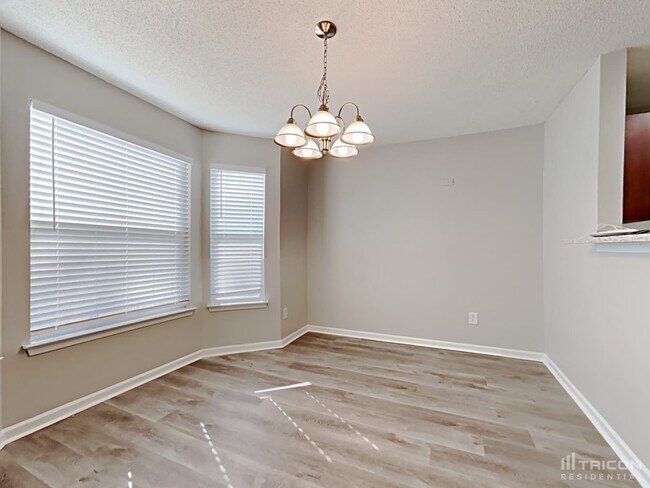 Foto del edificio - 1051 Summer Cypress Dr