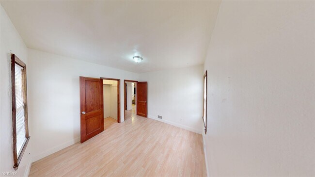 Building Photo - 5 br, 2 bath House - 211 12th Ave NW