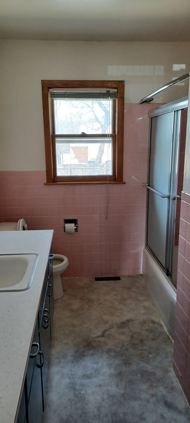 Building Photo - 3914 Franklin St