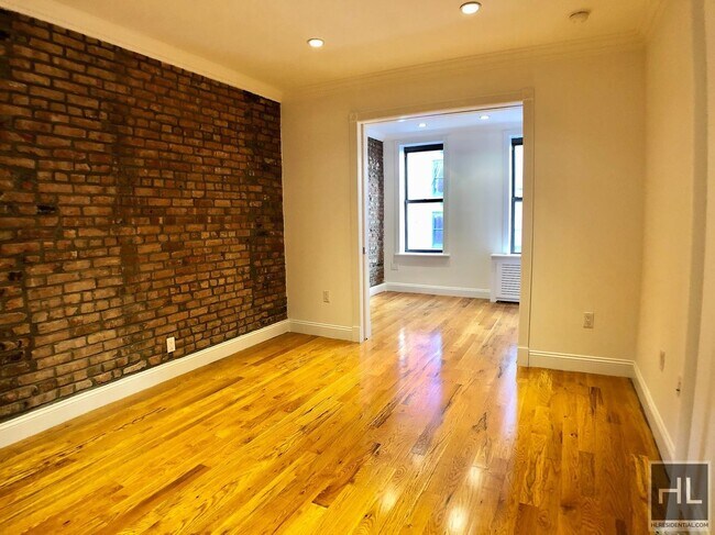 Building Photo - MOTT STREET