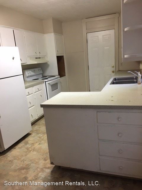Building Photo - 5 br, 1 bath House - 633 Manor Street