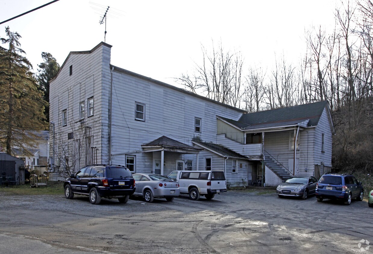 501 California Hollow Rd, Imperial, PA 15126 Apartments in Imperial