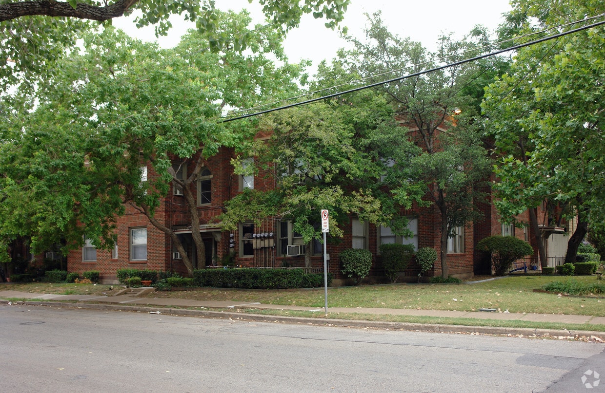 Rawlins/Throckmorton Apartments Apartments in Dallas, TX