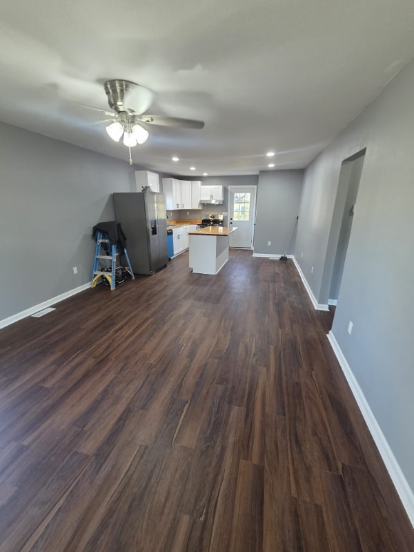 Building Photo - 513 N Miles St