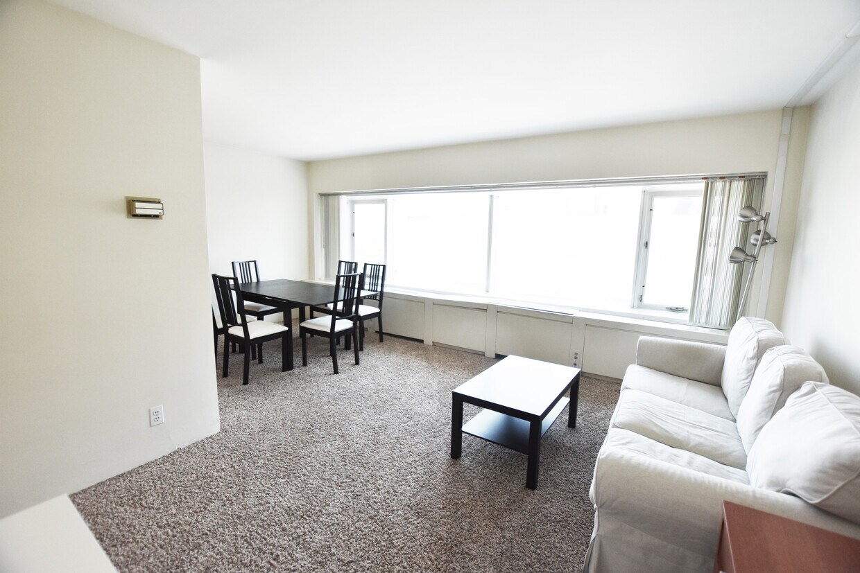 Foto principal - 555 E William St